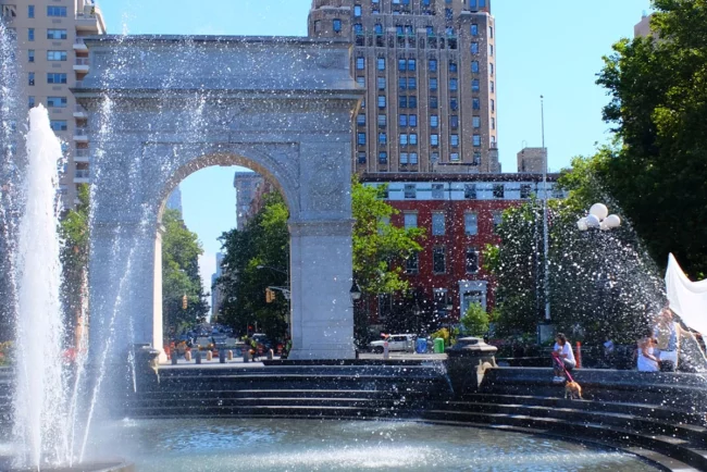 Greenwich Village in New York Washington Square Park.jpg